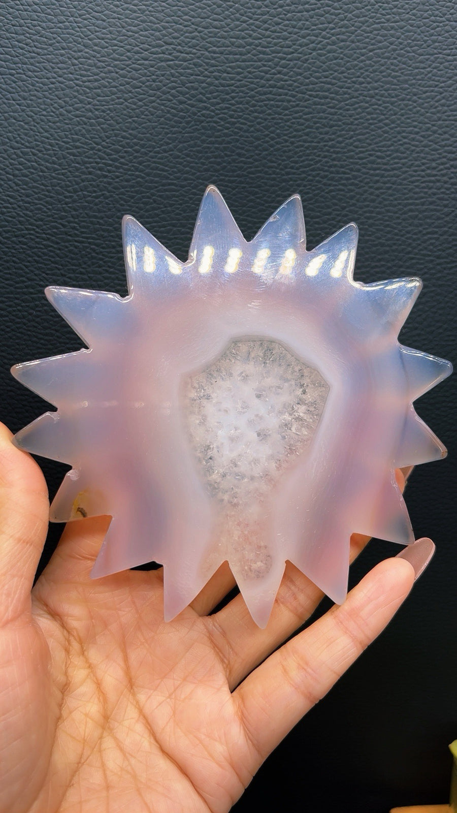 5A 190G Natural Geode Agate Quartz Hand Carved Sun - Beautiful!!!