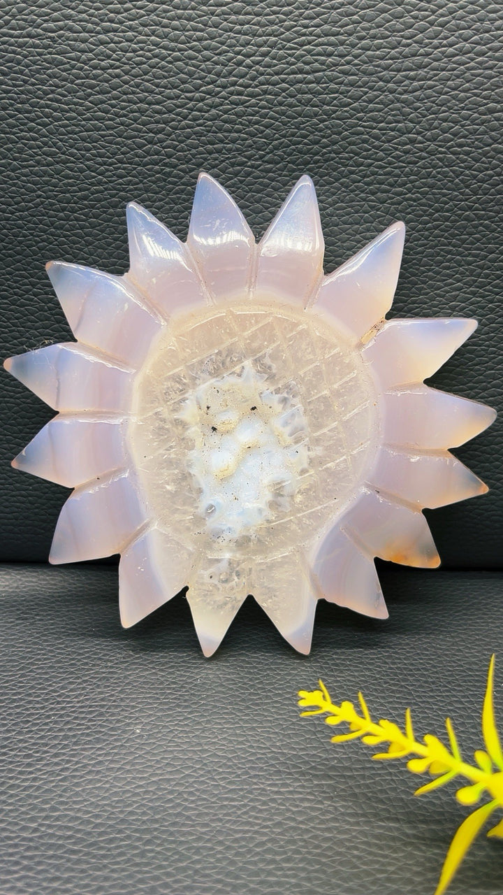 5A 190G Natural Geode Agate Quartz Hand Carved Sun - Beautiful!!!