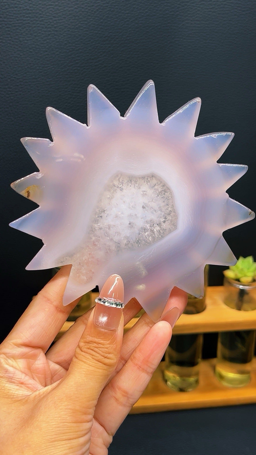 5A 190G Natural Geode Agate Quartz Hand Carved Sun - Beautiful!!!