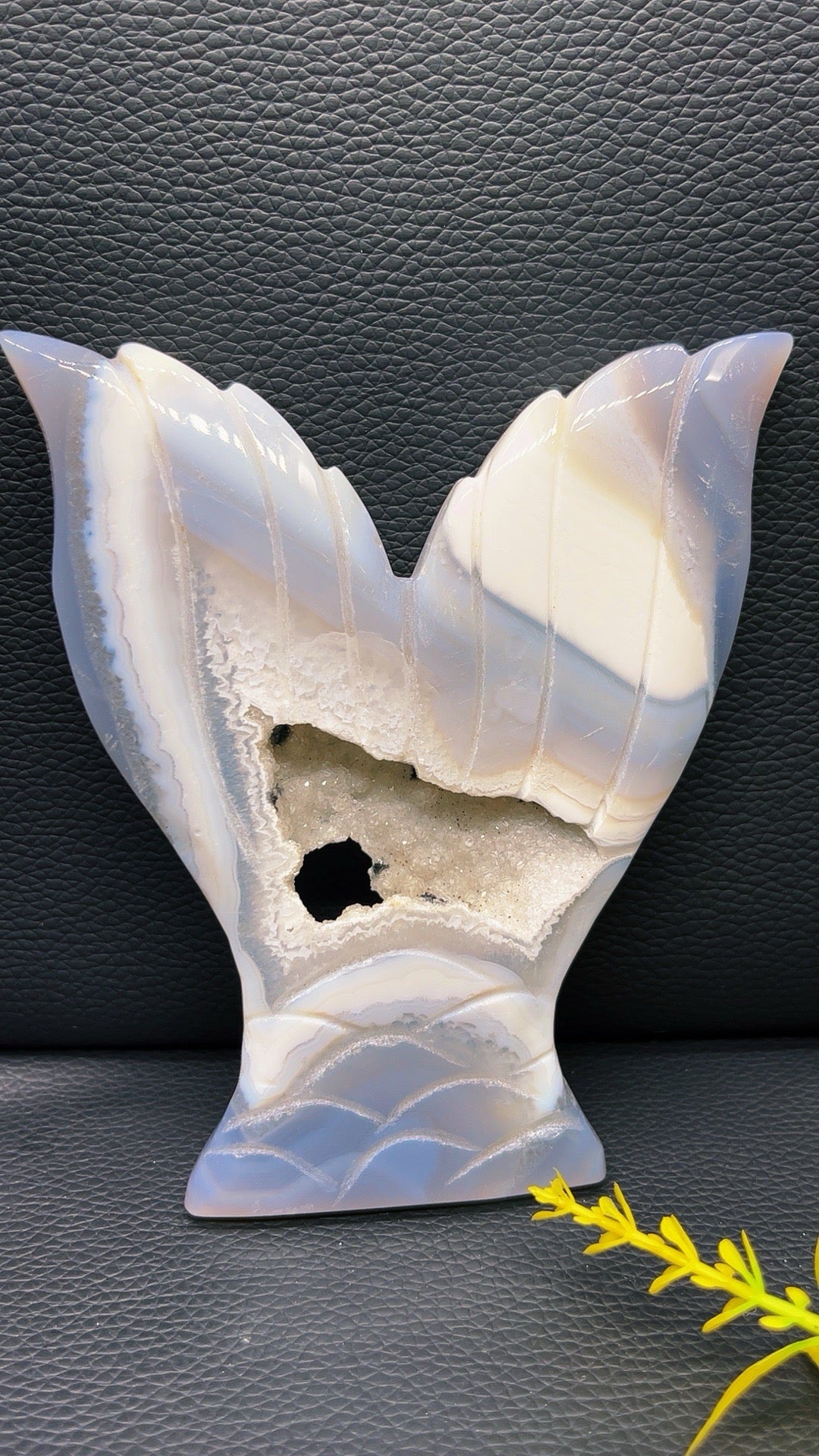 5A 160G Natural Fish tail Agate Crystal Hand-Carved MERMAID tail druzy agate pc