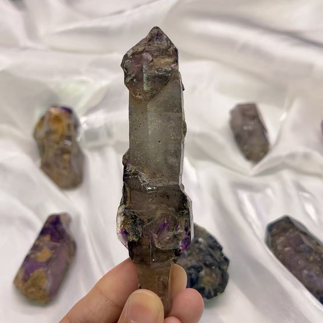 5A  70G   Himalayan Amethyst Skelenton Crystal