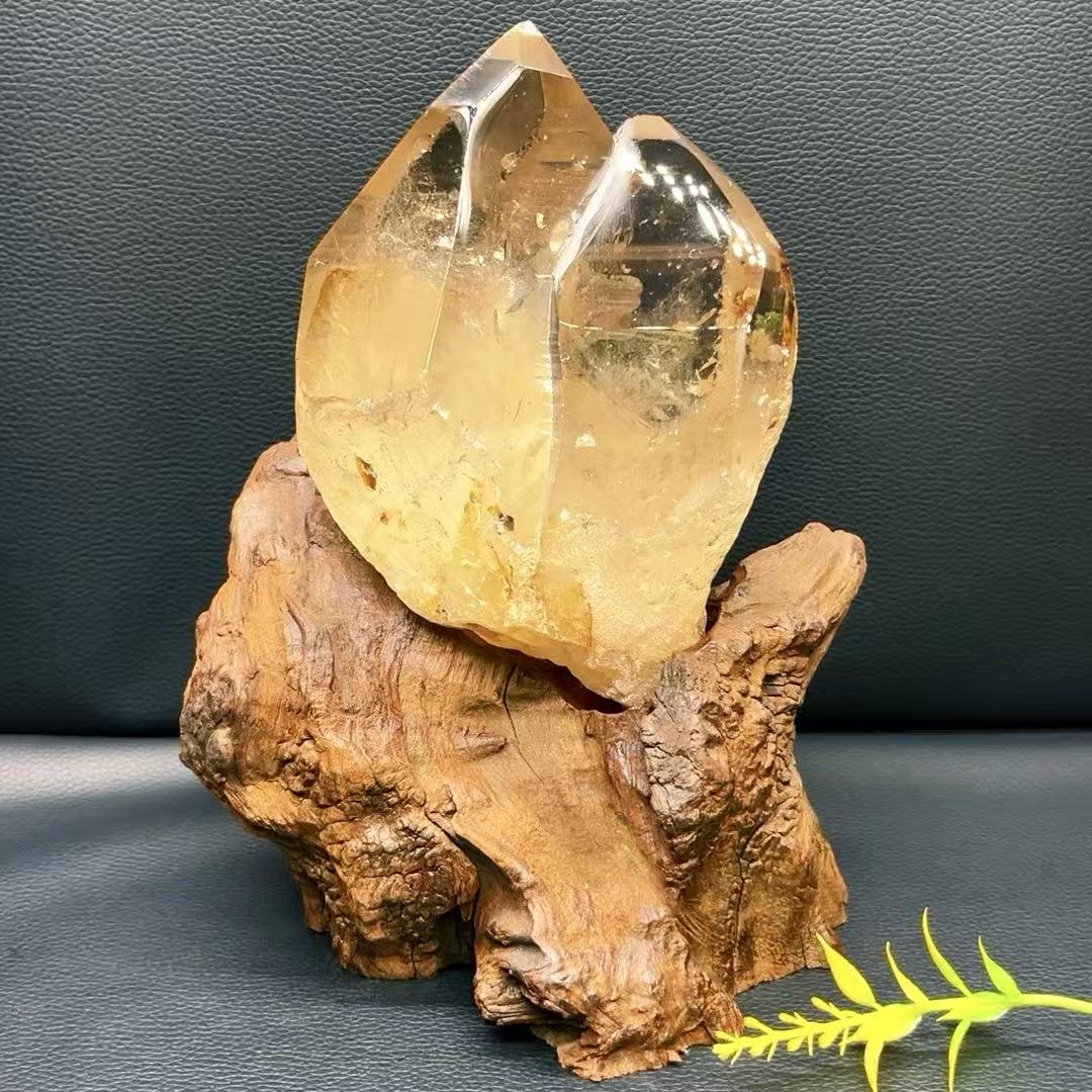 5A 1200G    Natural  Smoky Quartz Crystal point