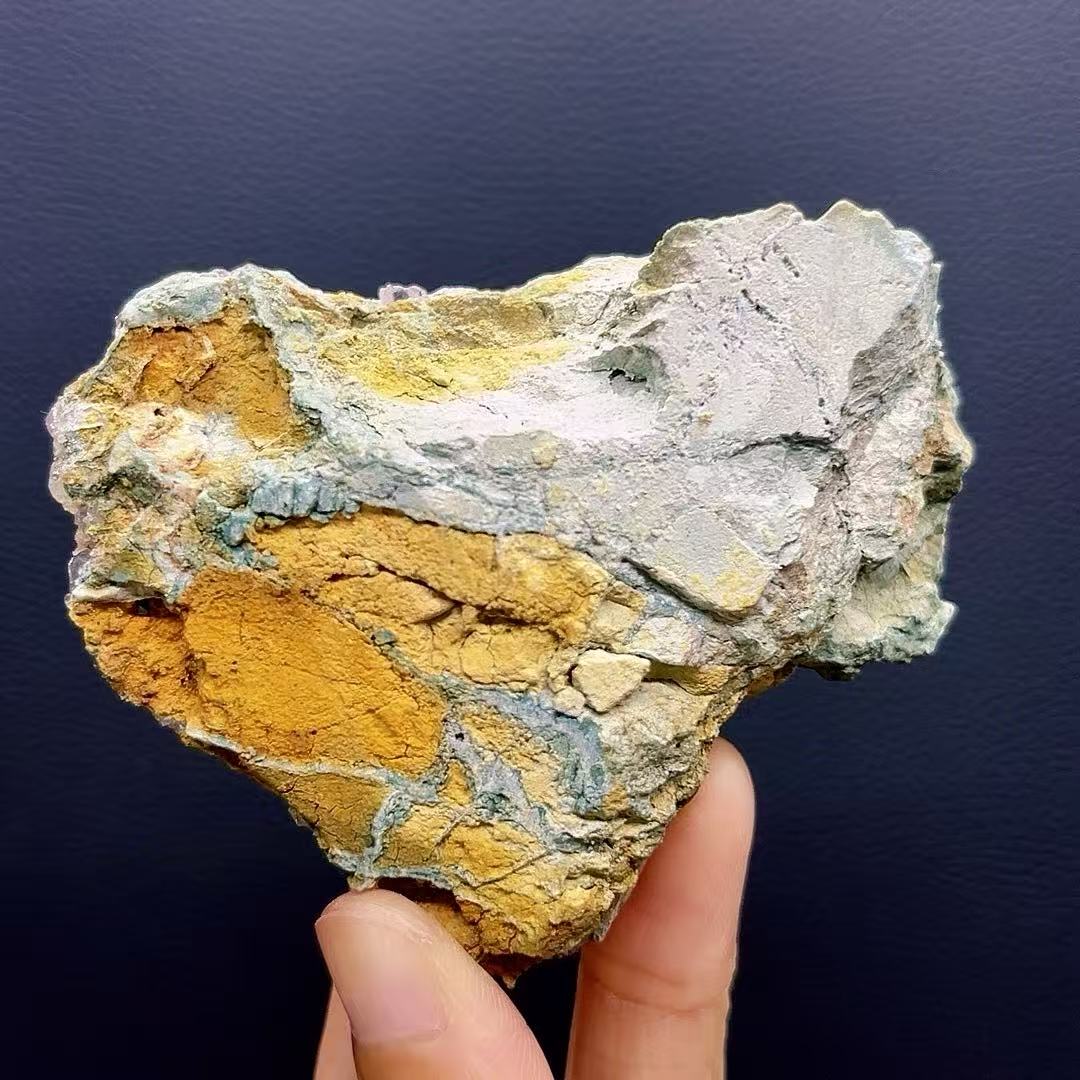5A120G   Beautiful epidote intergrowth