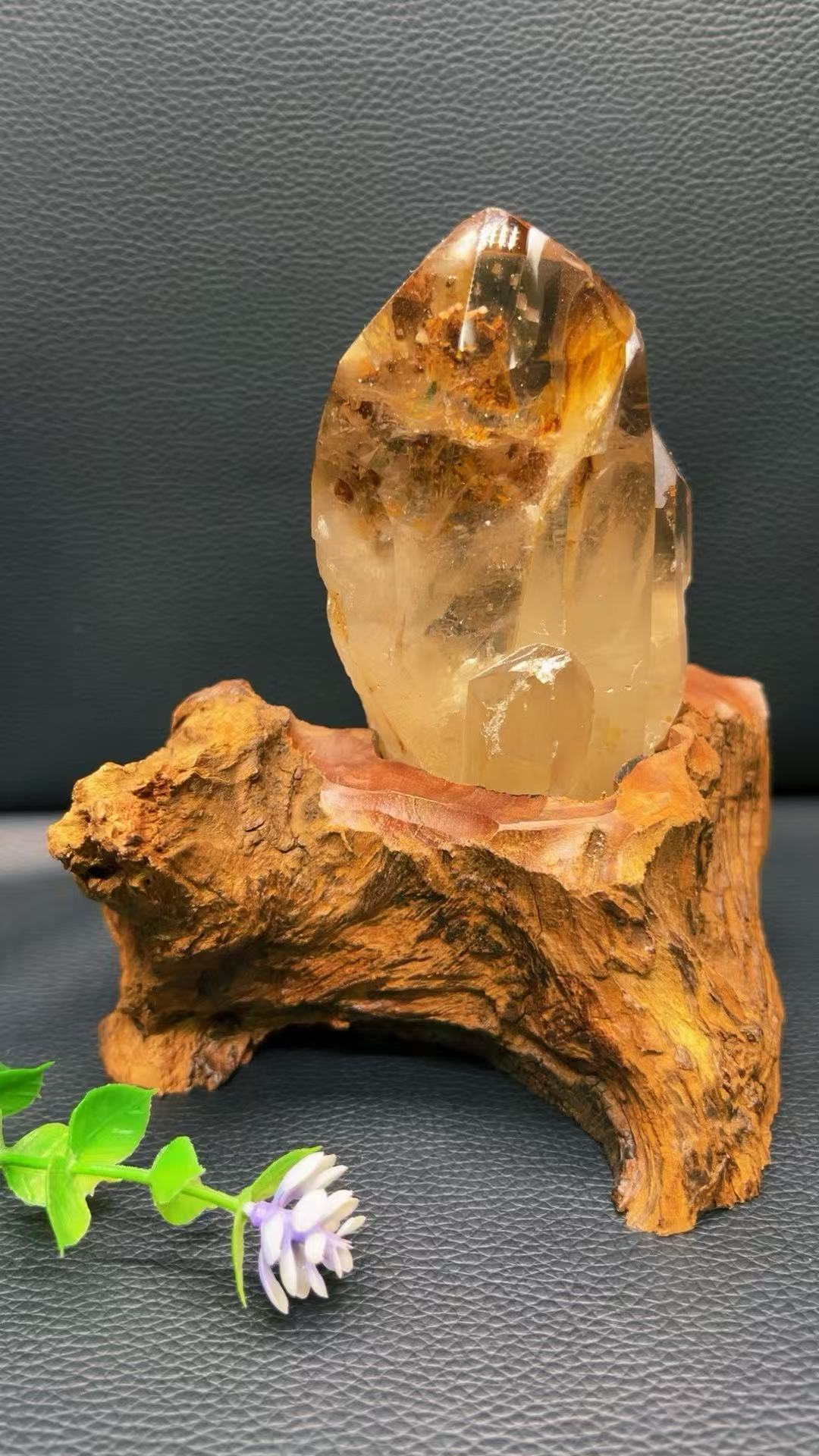 5A  550G  Yellow Phantom Quartz Cluster
