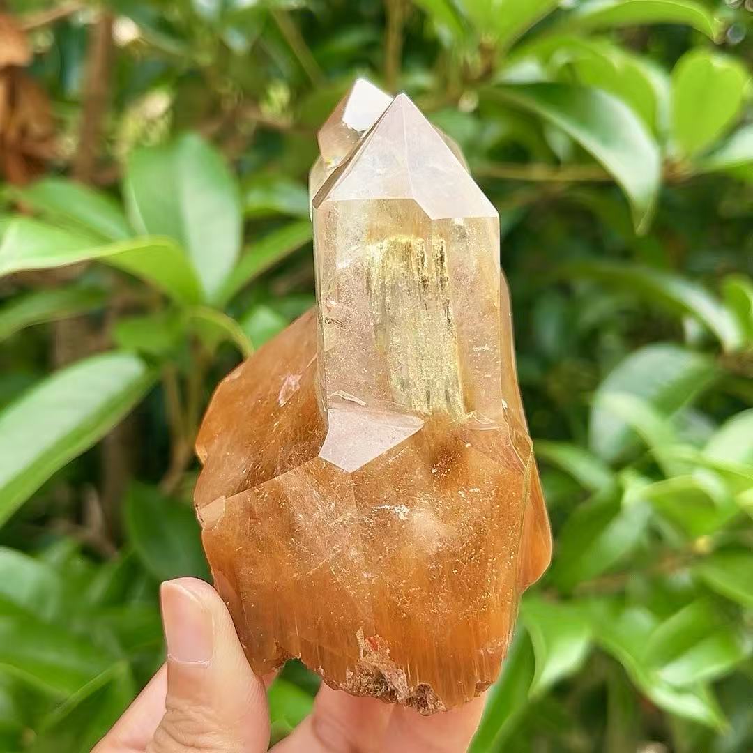 5A 410G    Natural Red Rabbit Hair & Green Phantom Quartz Ornament