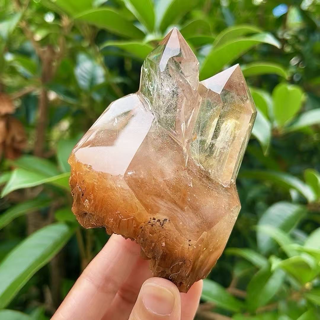 5A 410G    Natural Red Rabbit Hair & Green Phantom Quartz Ornament