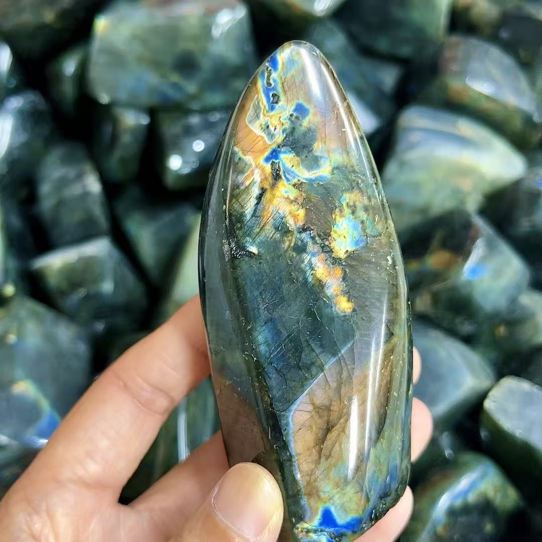 5A140G     Stunning Rainbow Flash Polished Natural Freeform Labradorite Decor