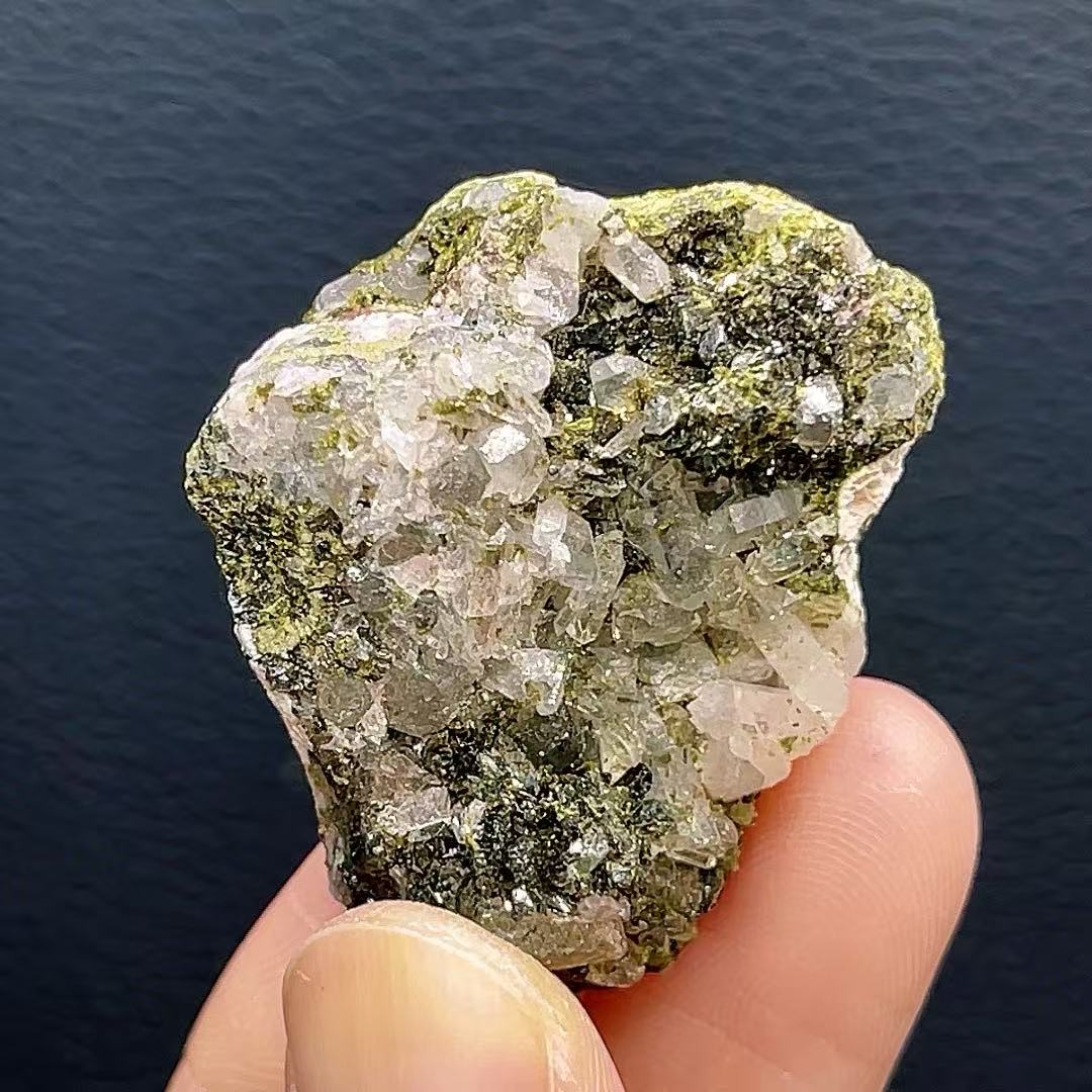 5A50G    Gorgeous green garnet intergrown with quartz