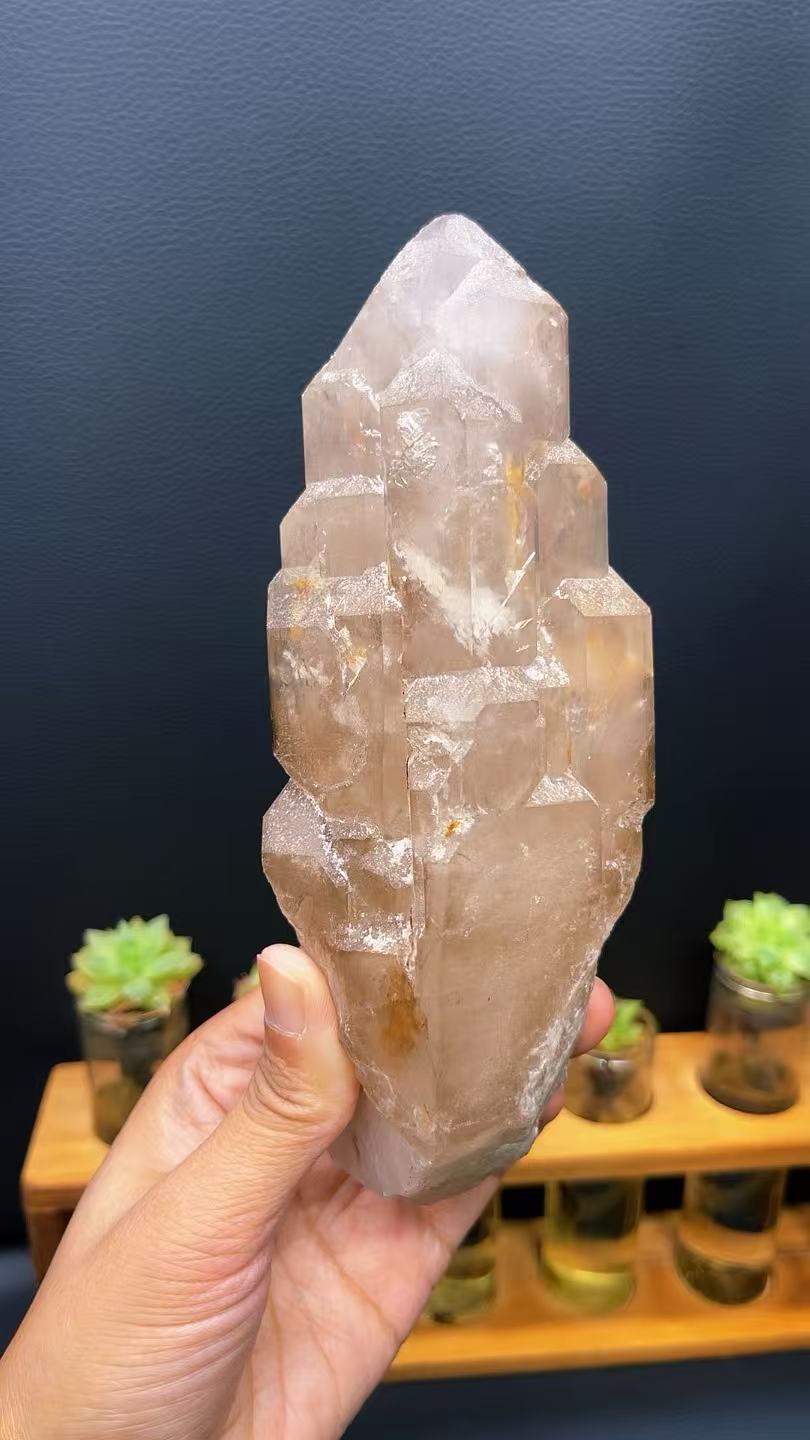 5A  900 G   Smoky  Quartz Elestial   Quartz