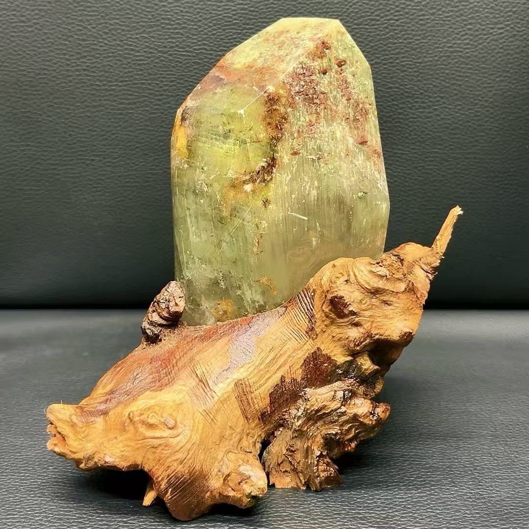 5A 270G  Freeform Natural Green Phantom Quartz Decor Ornament