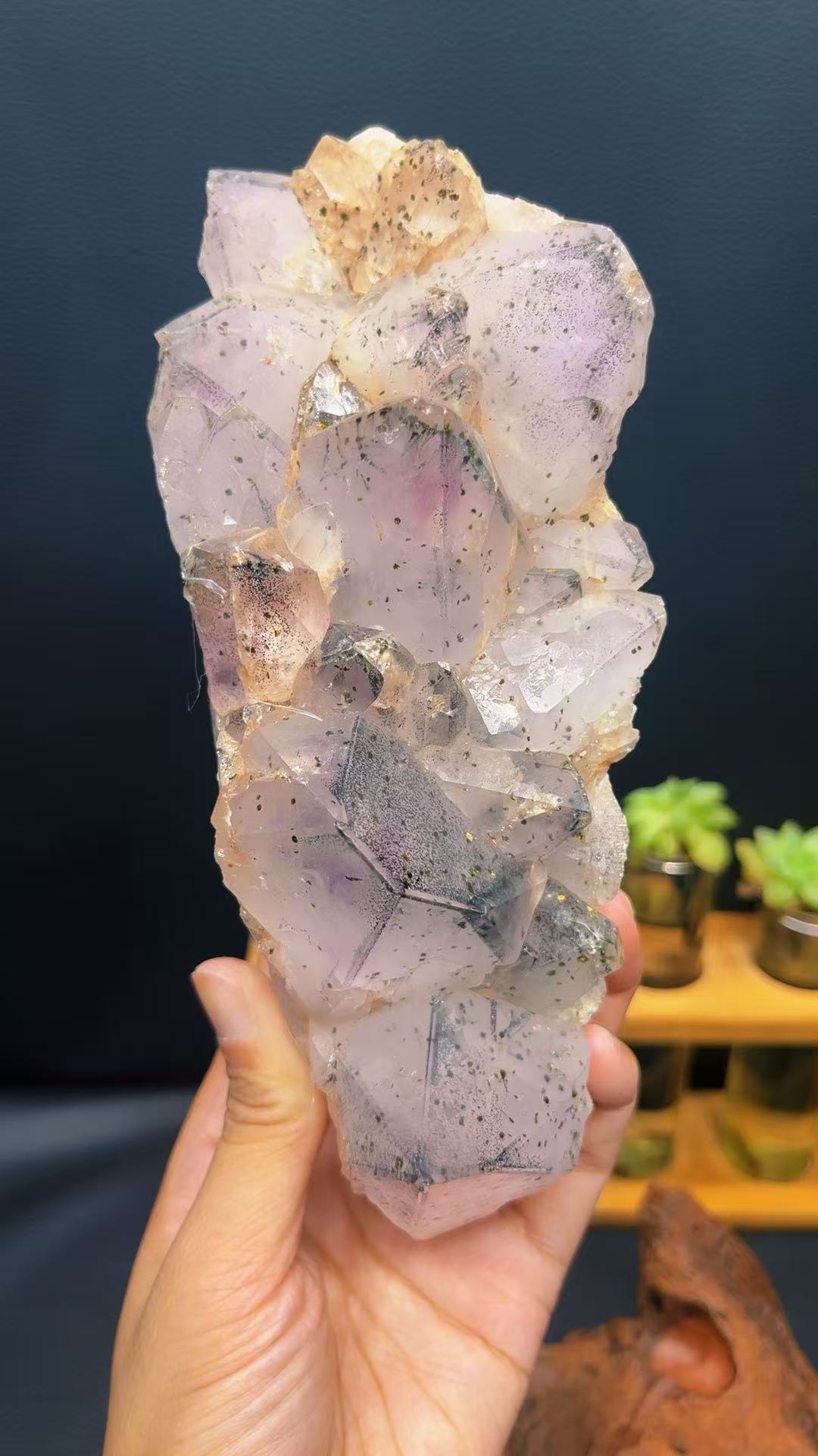 5A 1370G  Amethyst Flower Large Bud Lrregular Ornament