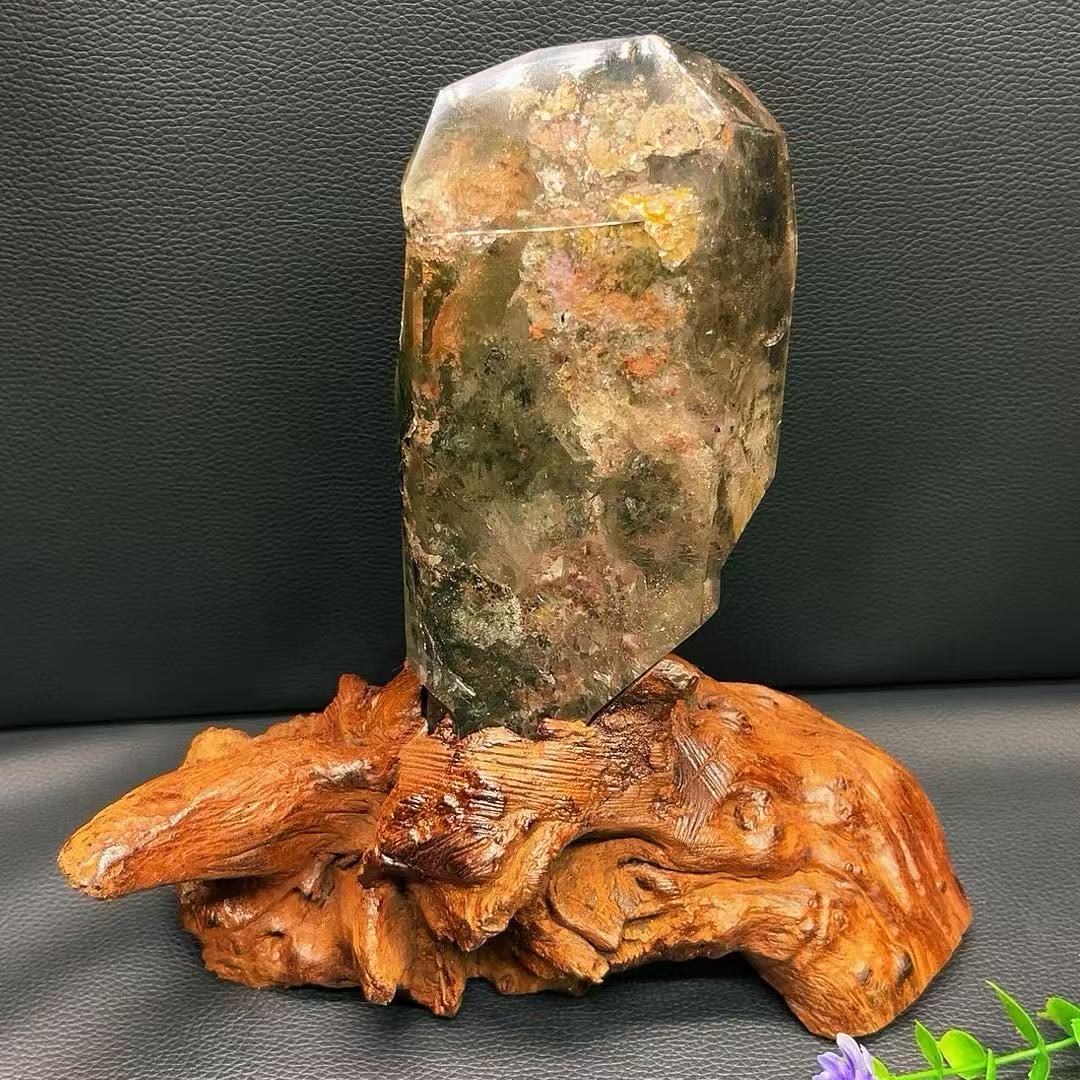 5A1790G    Premium Ultra-Clear Green Phantom Quartz Point