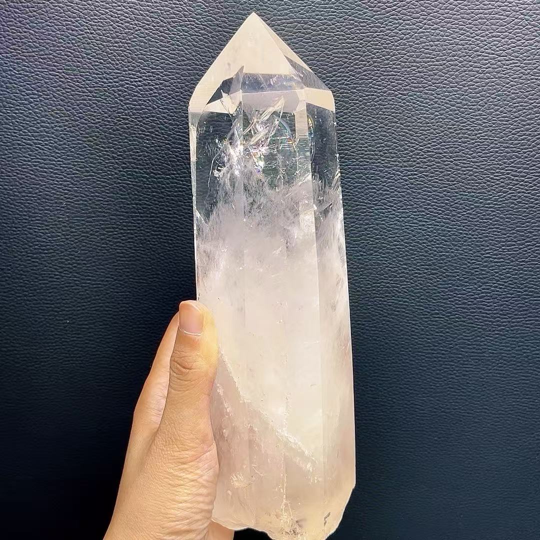 5A 1300G    Natural Vibrant Clear White Quartz Column Ornament