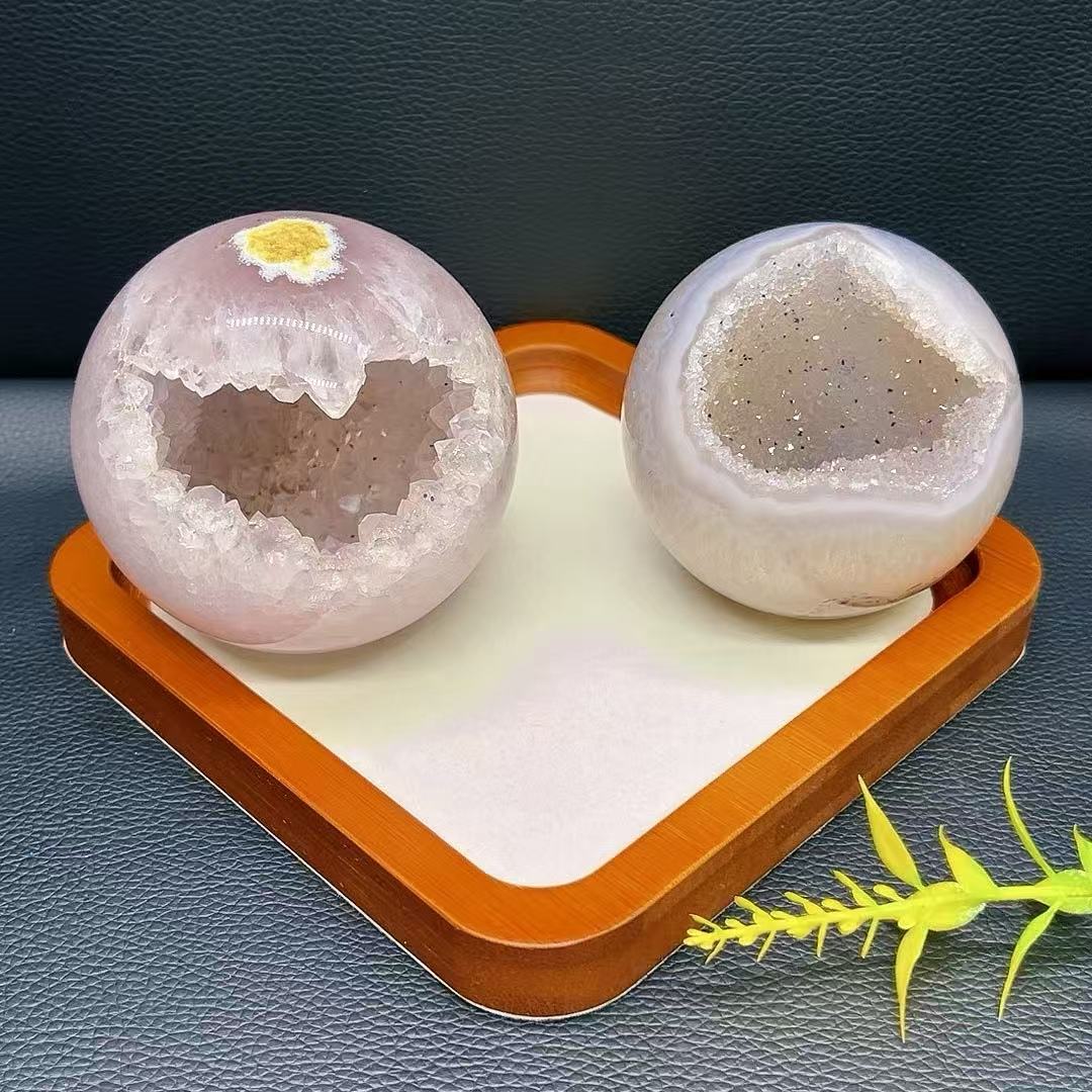 5A 350G   Sparkling Full Split Smiling Agate Specimen