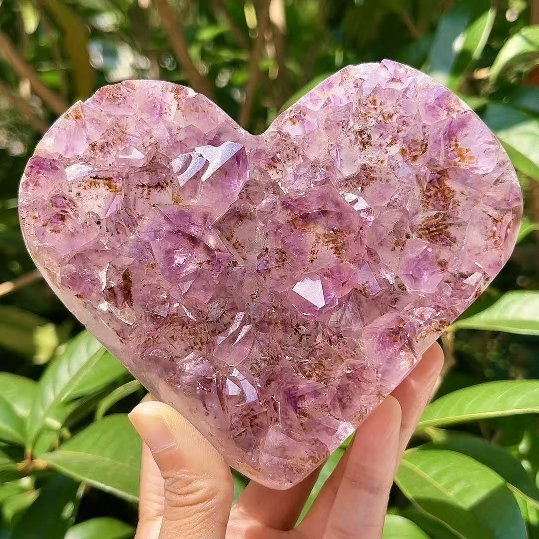 5A800G   Natural Titanium Amethyst Large Point Heart