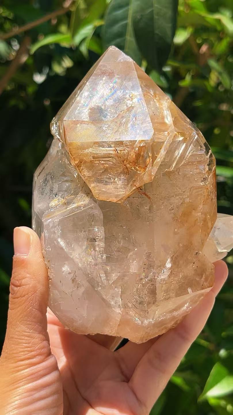 5A 1140G    Sparkling Clear Quartz Cluster