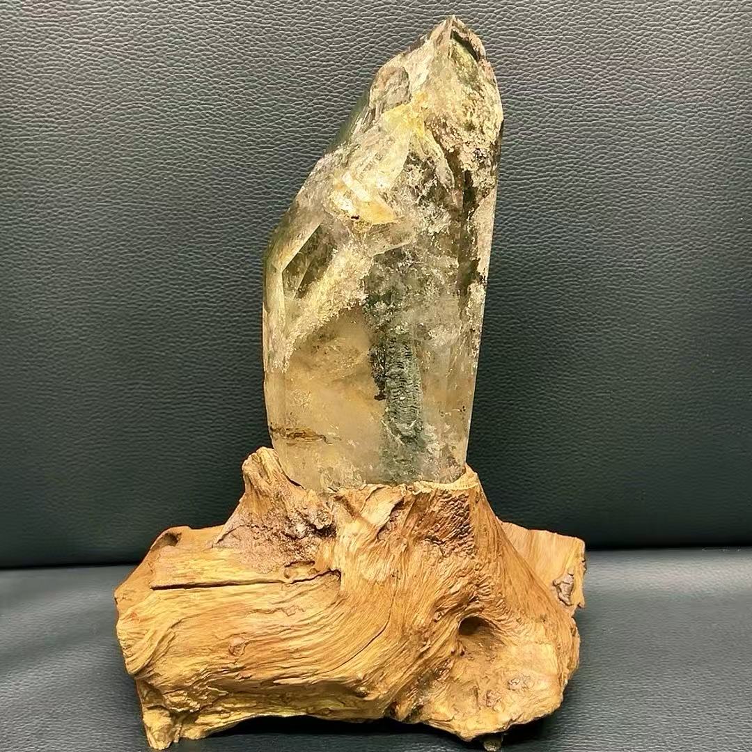 5A 1420G   Natural Freeform Layered Green Phantom Crystal Point Decor
