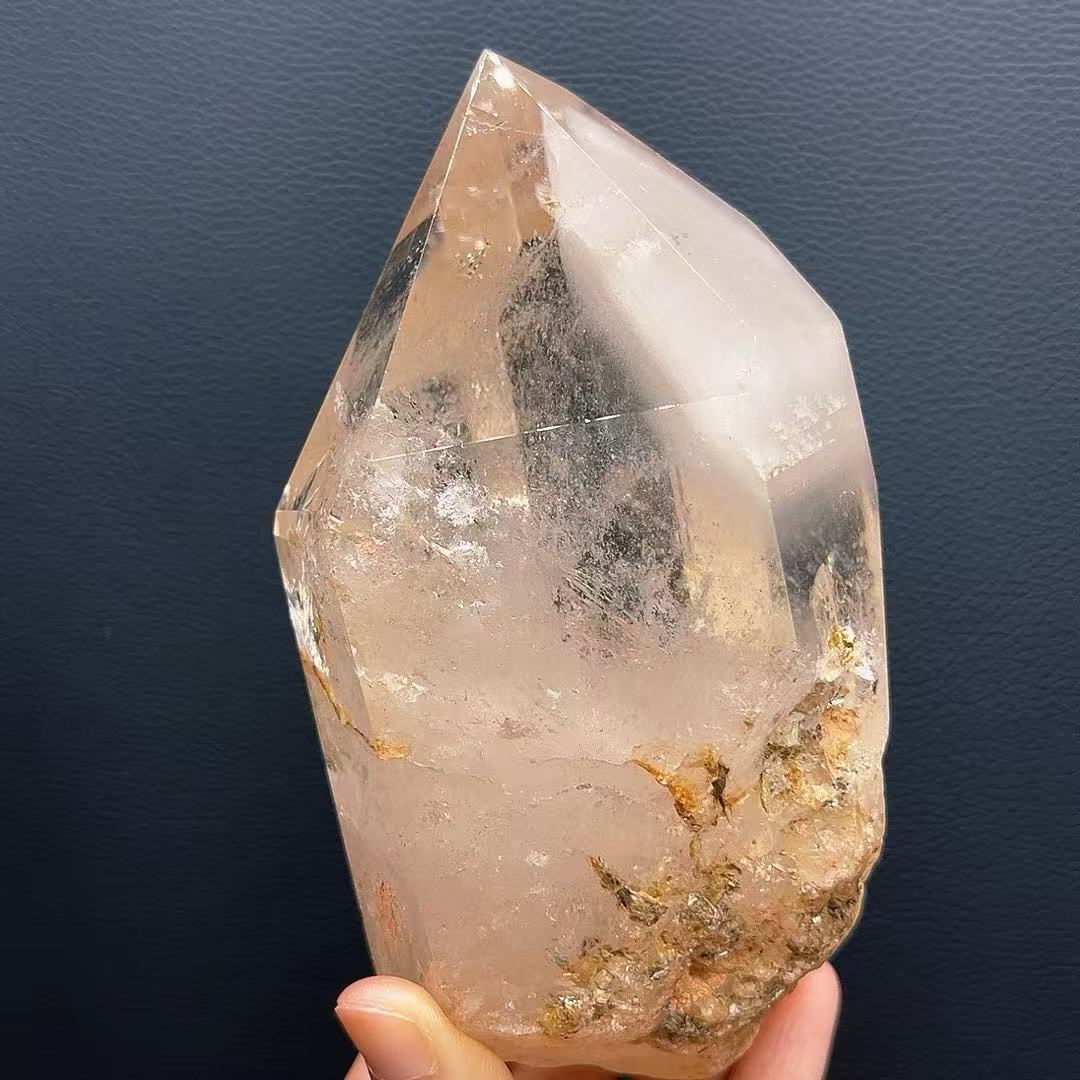 5A1770G     Premium Natural White Phantom Landscape Quartz Ornament