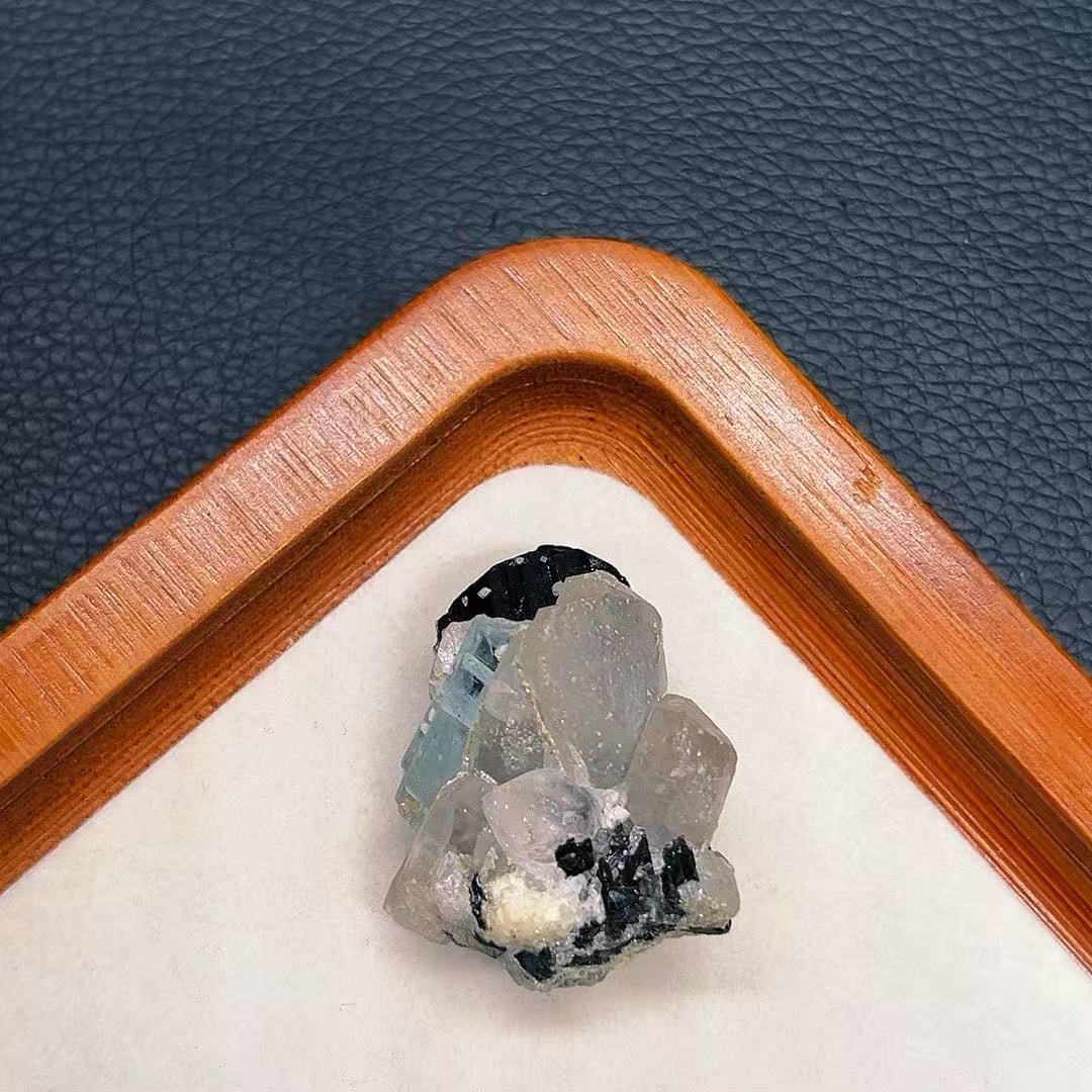 5A30G  High-grade black tourmaline & white quartz intergrowth