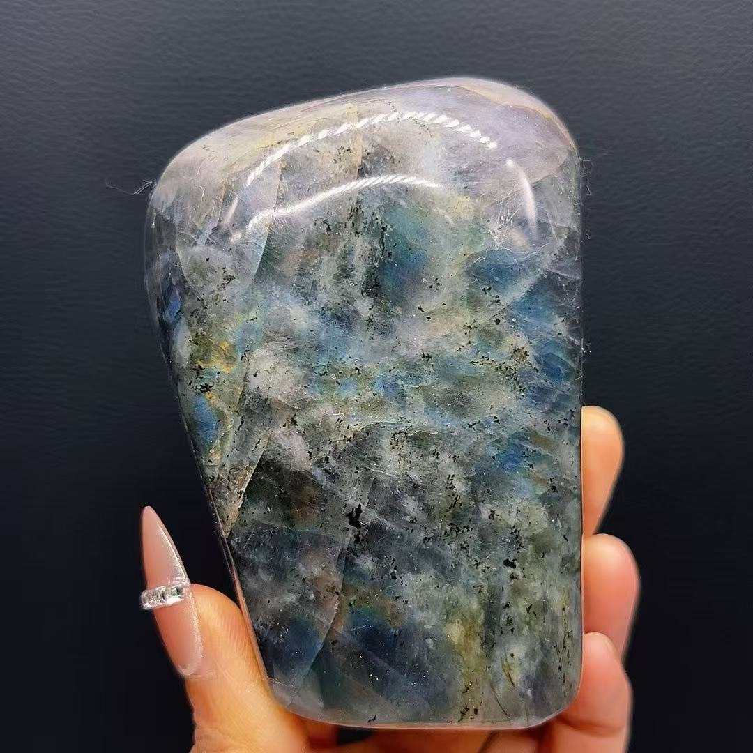 5A405G    Polychrome Shimmering Labradorite