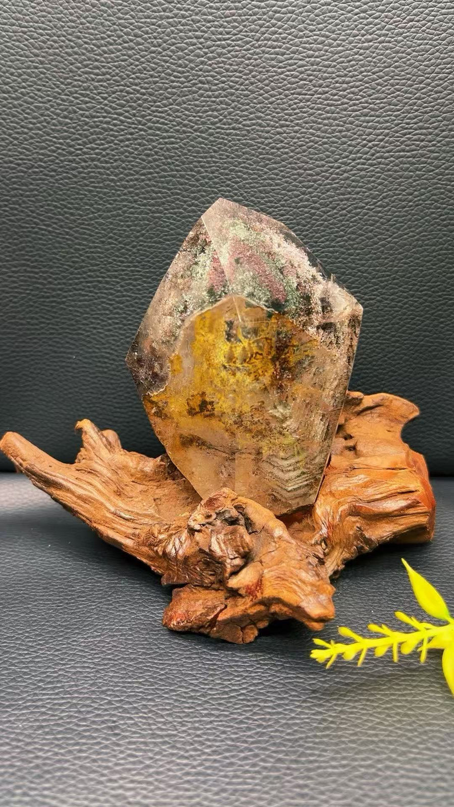 5A  420G  Red ahd  Garden phantom Quartz Lrregular Golden healer