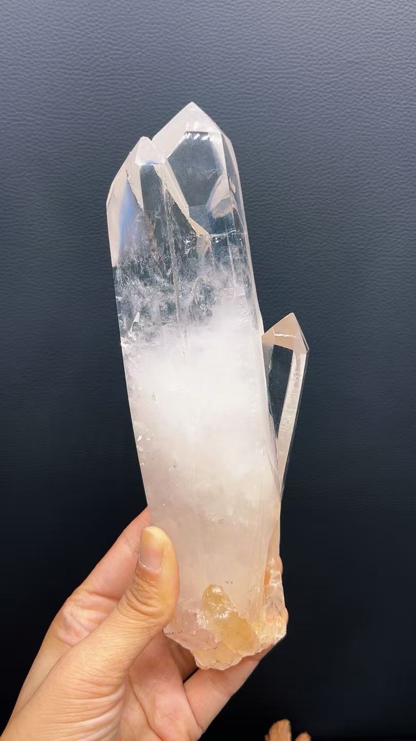 5A  600G   Natural  Clear Quartz