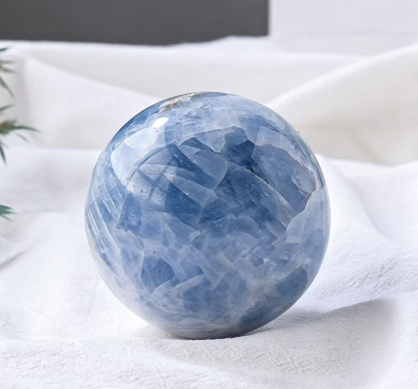 5A Natural blue Celestite sphere HEALLING MADAGASGAR wholesale