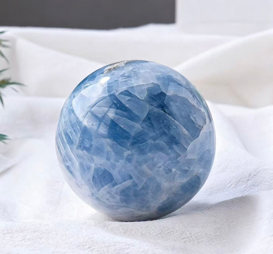 5A Natural blue Celestite sphere HEALLING MADAGASGAR wholesale
