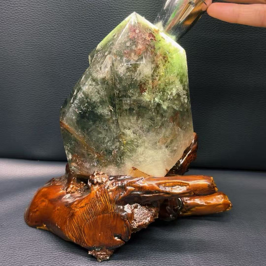 5A 1300G  Green Phantom Irregular Crystal Ornament