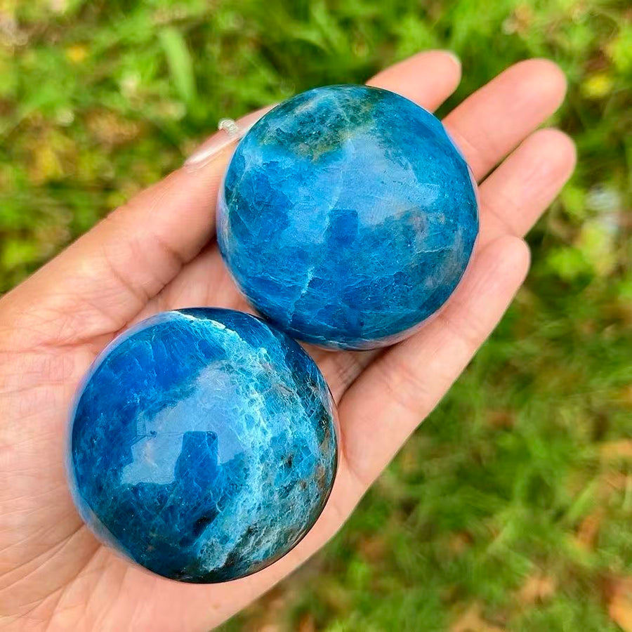 5A170G   Cool Misty Blue-gray Rhombic Sphere