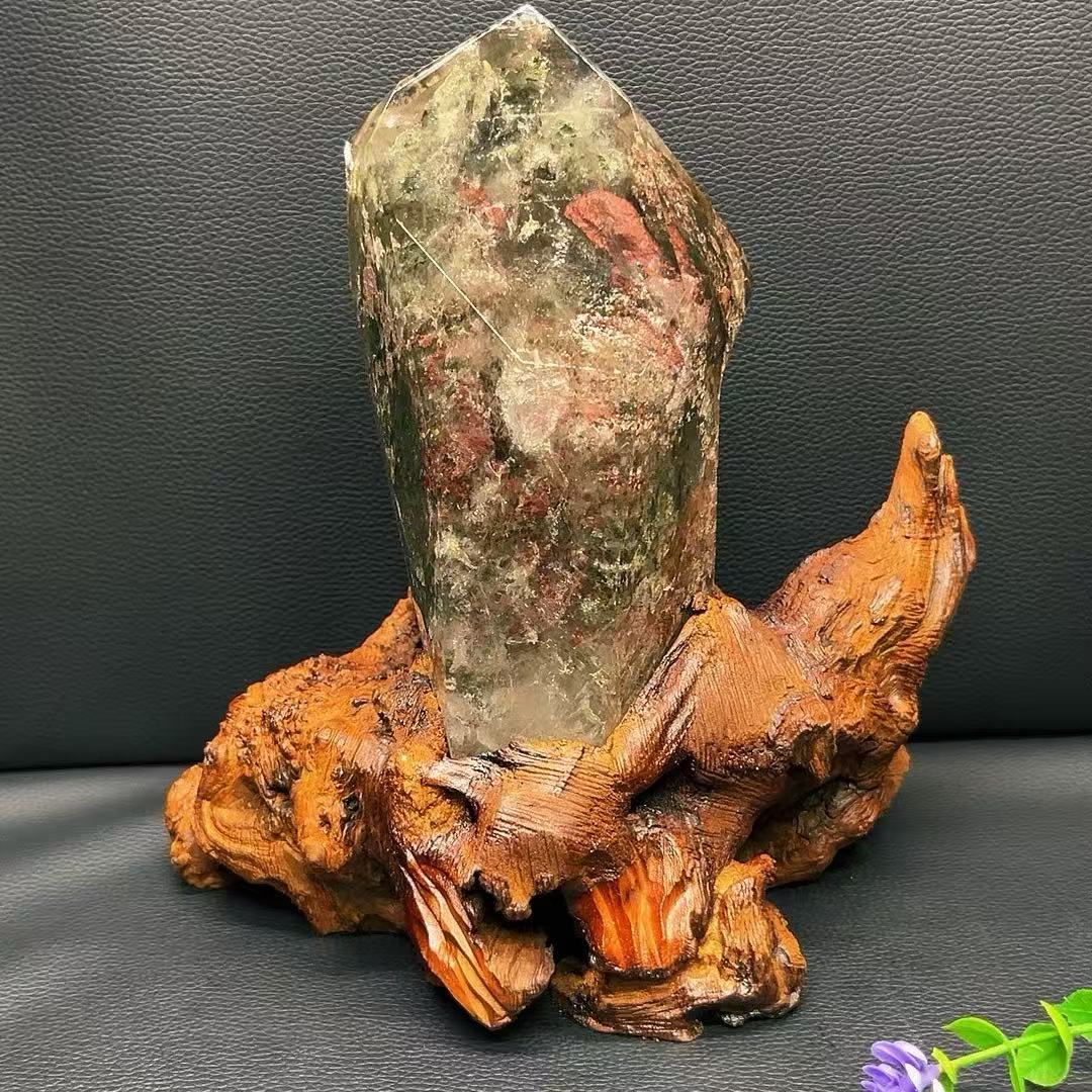 5A1760G     Premium Natural Color Phantom Quartz Point