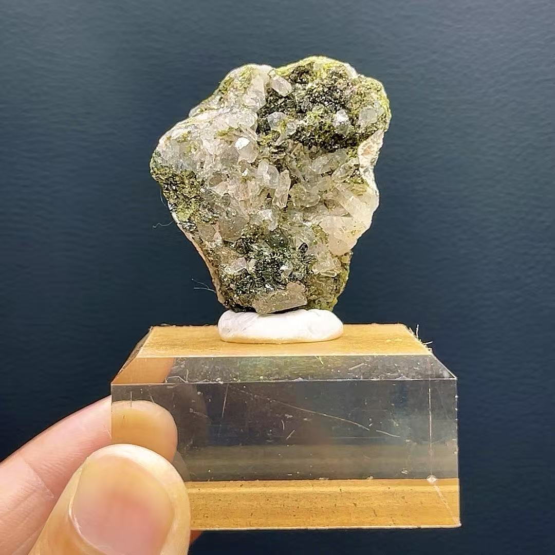 5A30G   brant Epidote & Transparent Quartz Intergrowth
