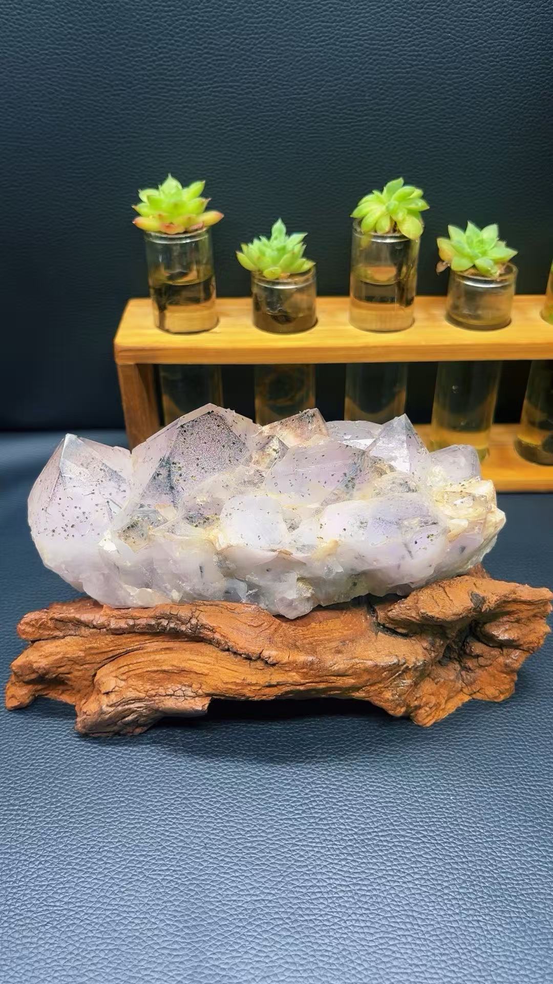 5A 1370G  Amethyst Flower Large Bud Lrregular Ornament