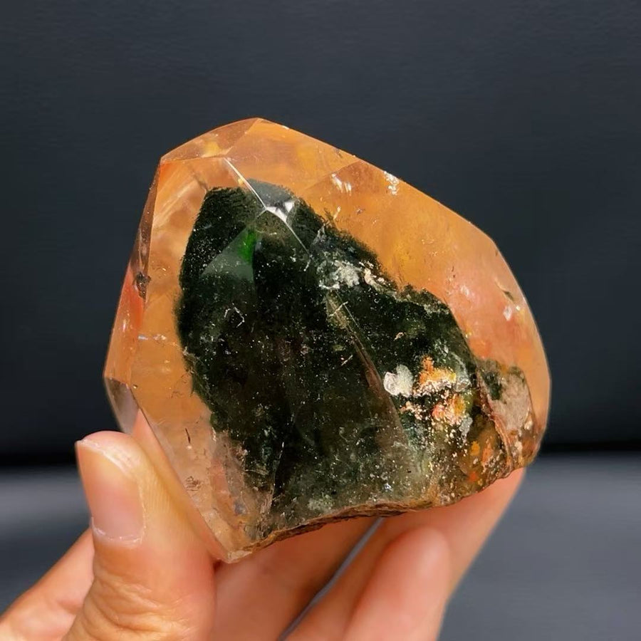 5A 270G  Lrregular Green  Phantom  Quartz Ornanment