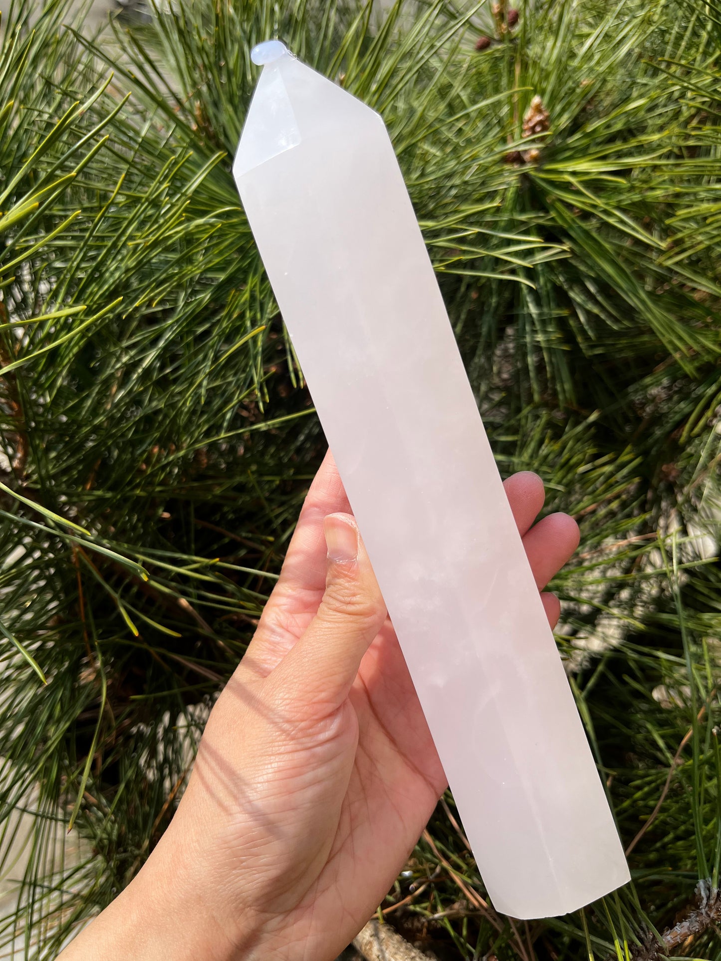 5A 2690G   Natural Rose Quartz Column