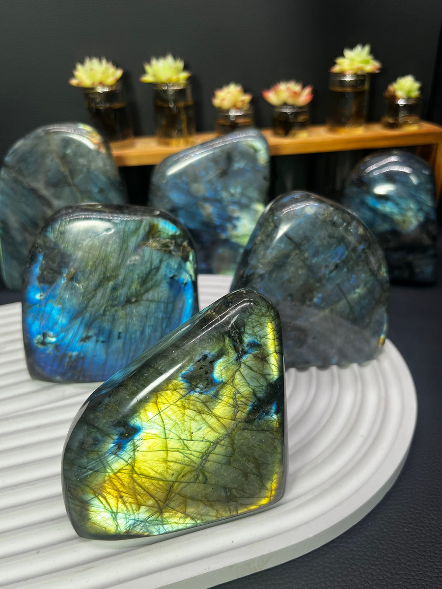5A140G  Stunning Rainbow Flash Polished Natural Freeform Labradorite Decor