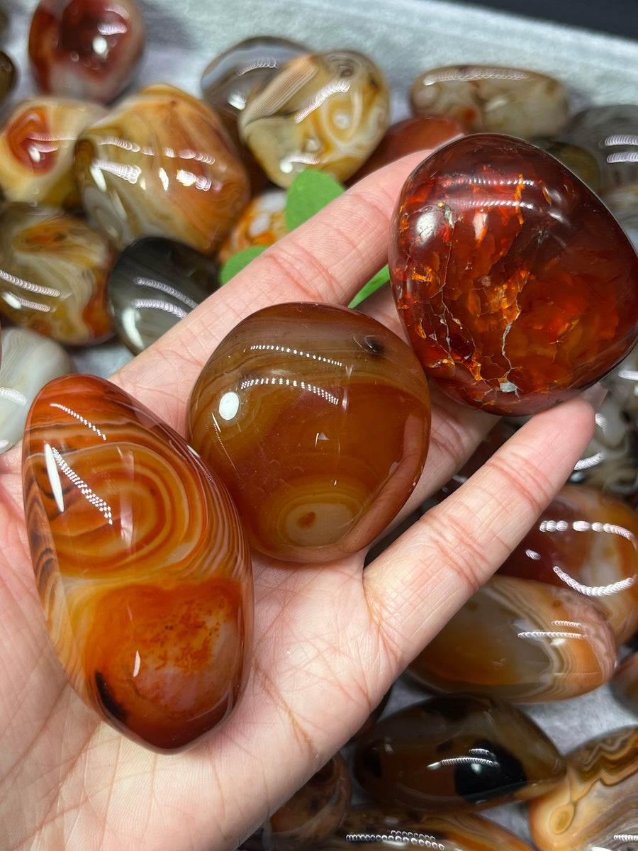 5A70G Natural Silk lace red Agate sardonyx Pocket Palm Stone