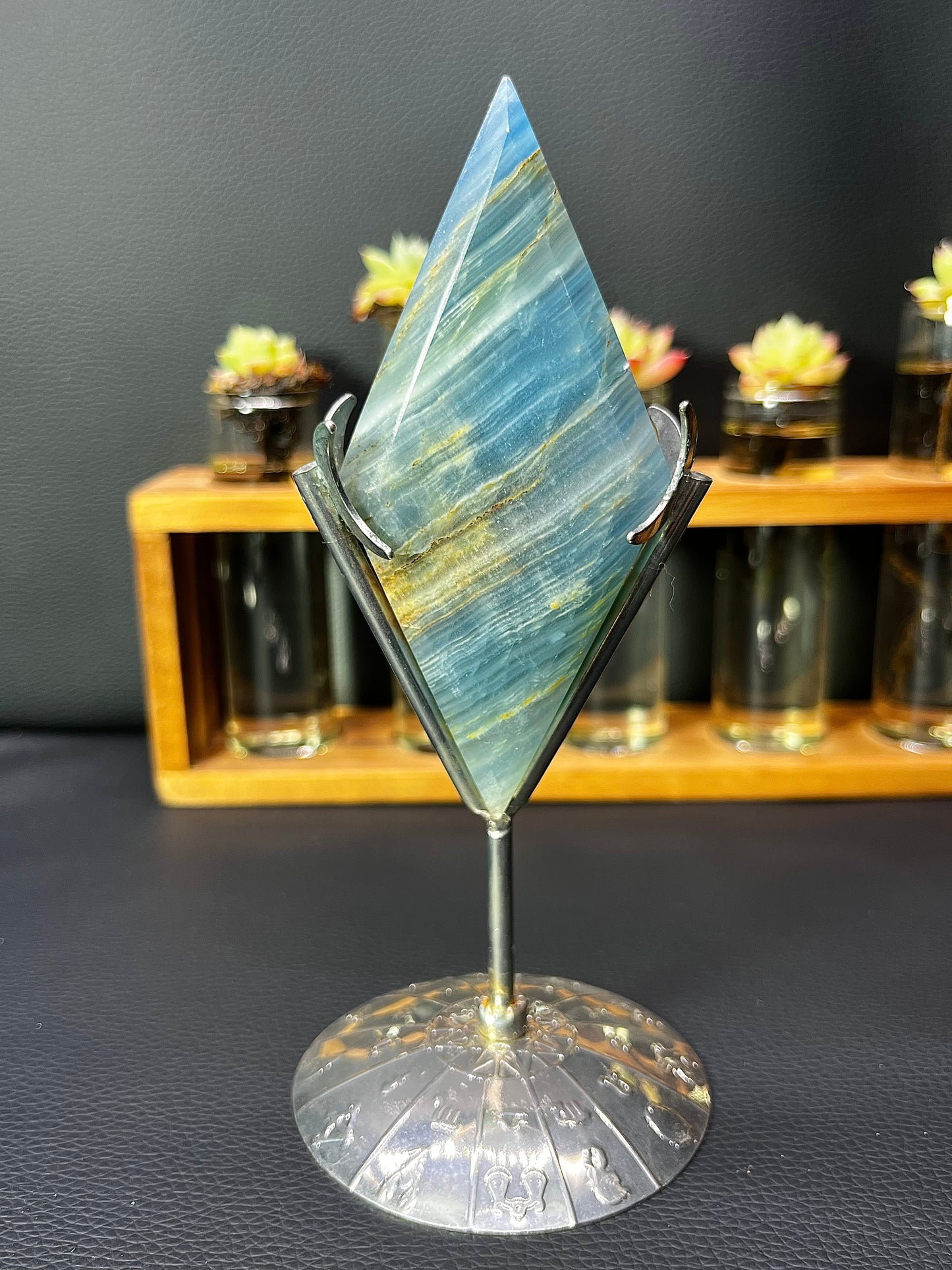 5A65G  Premium Blue Onyx Diamond Crystal