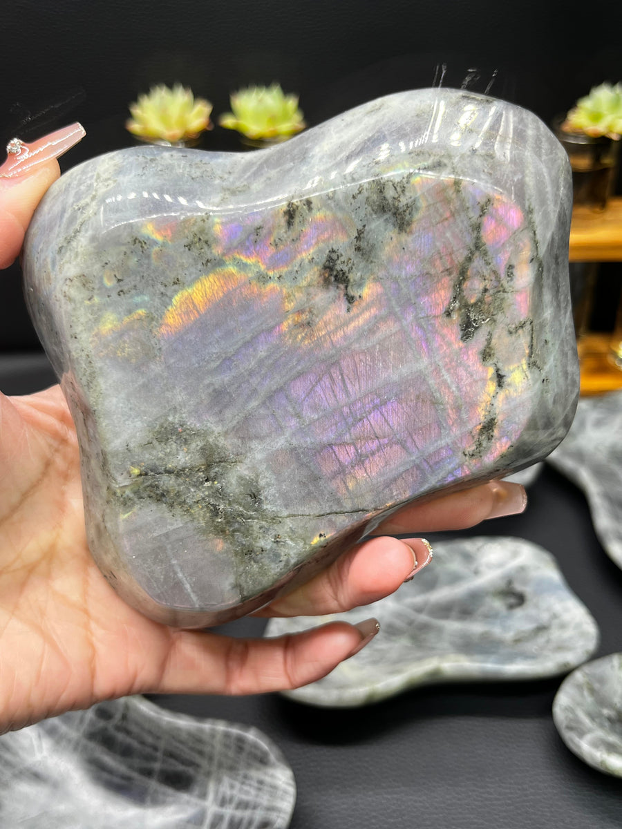 5A240G Natural Purple Flash Labradorite Bowl cloud carving bowl