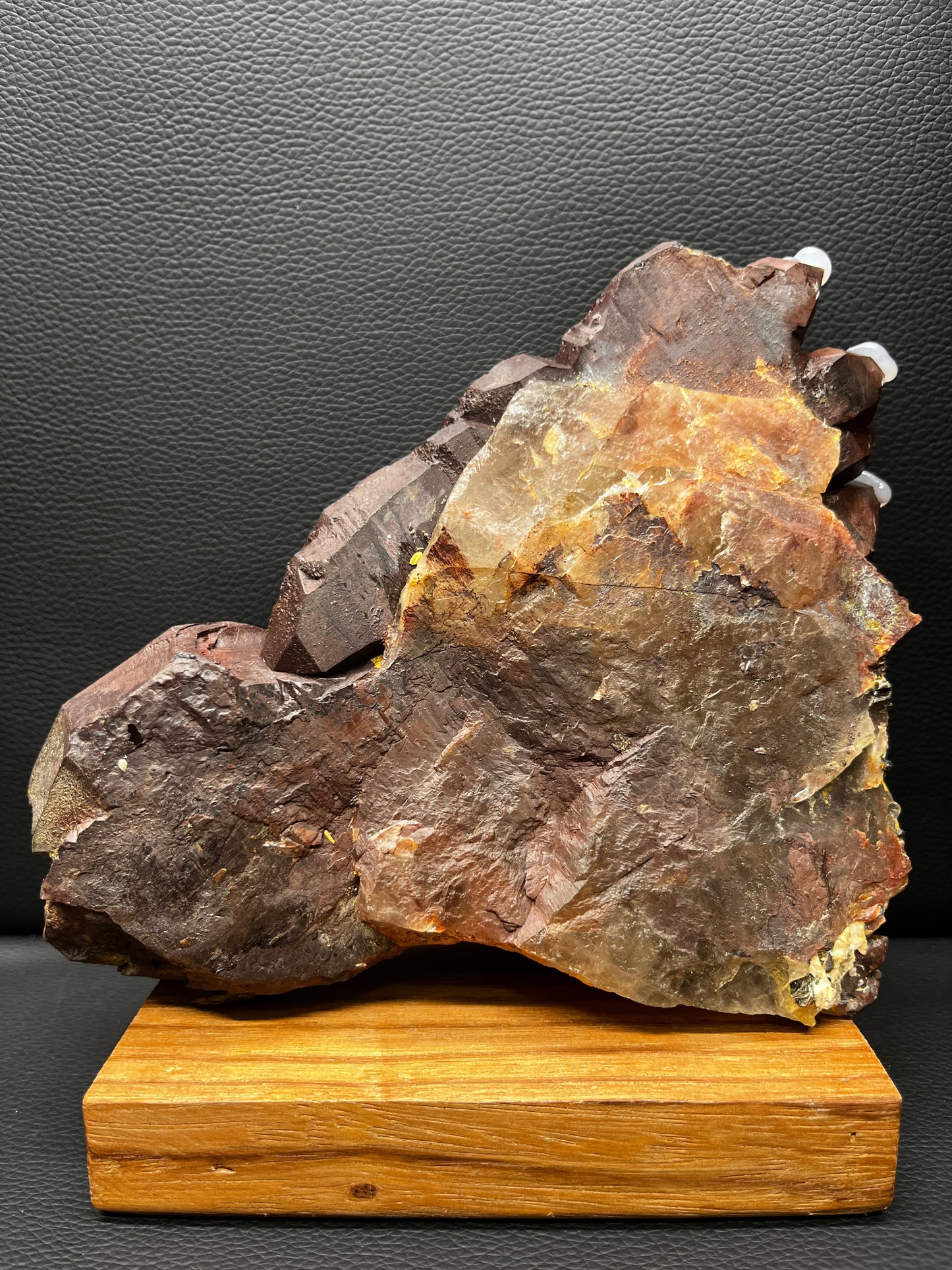 5A  1300G  Red Mud Skeletal Quartz