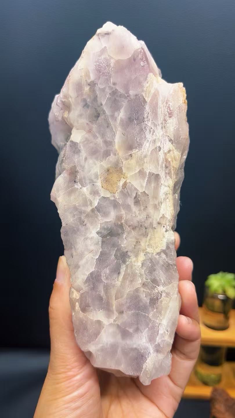5A 1370G  Amethyst Flower Large Bud Lrregular Ornament