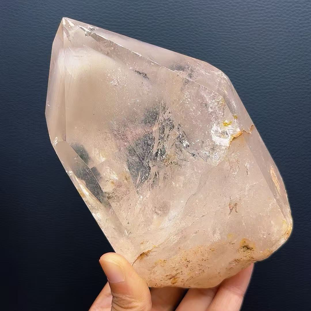5A1770G     Premium Natural White Phantom Landscape Quartz Ornament