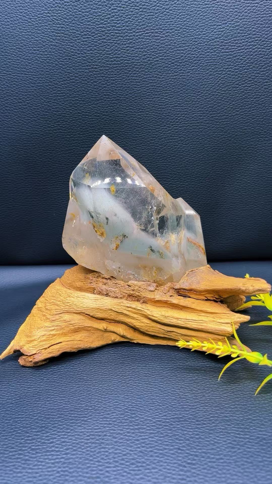 5A 470G   Natural  Blue Rabbit Hair Crystal Ornament