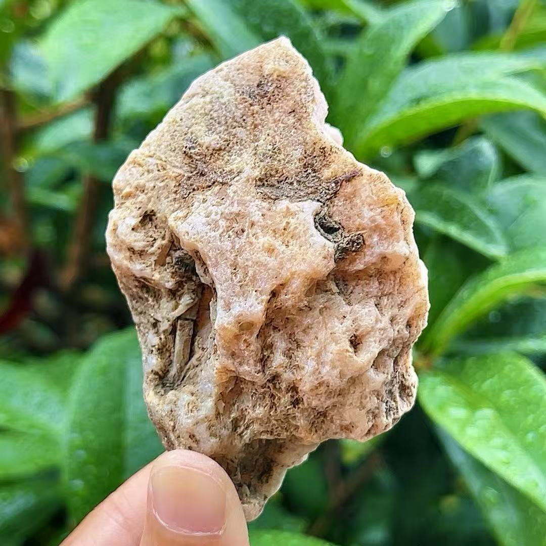 5A 110G    Soft Candy Agate Geode