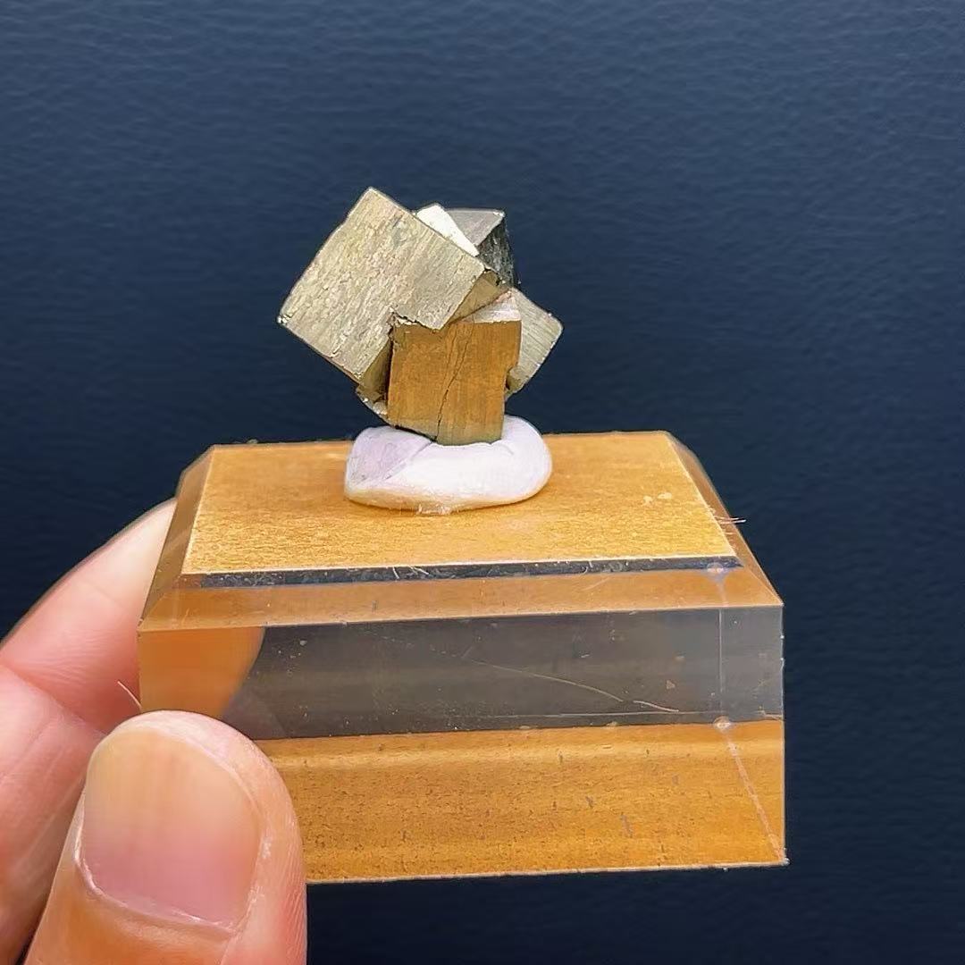 5A25G   Chalcopyrite Specimen