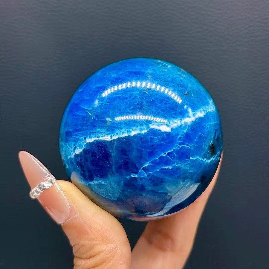 5A170G   Cool Misty Blue-gray Rhombic Sphere