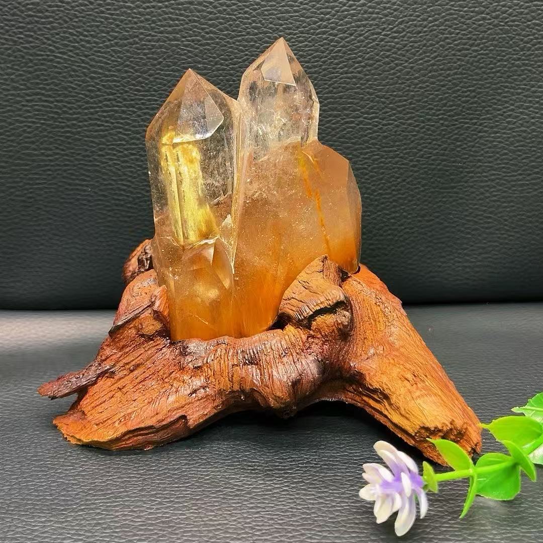 5A 410G    Natural Red Rabbit Hair & Green Phantom Quartz Ornament