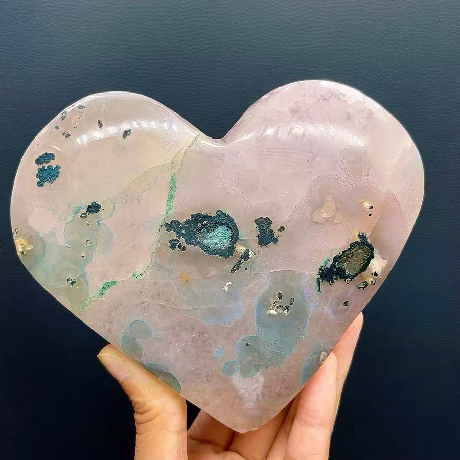 5A800G   Natural Titanium Amethyst Large Point Heart