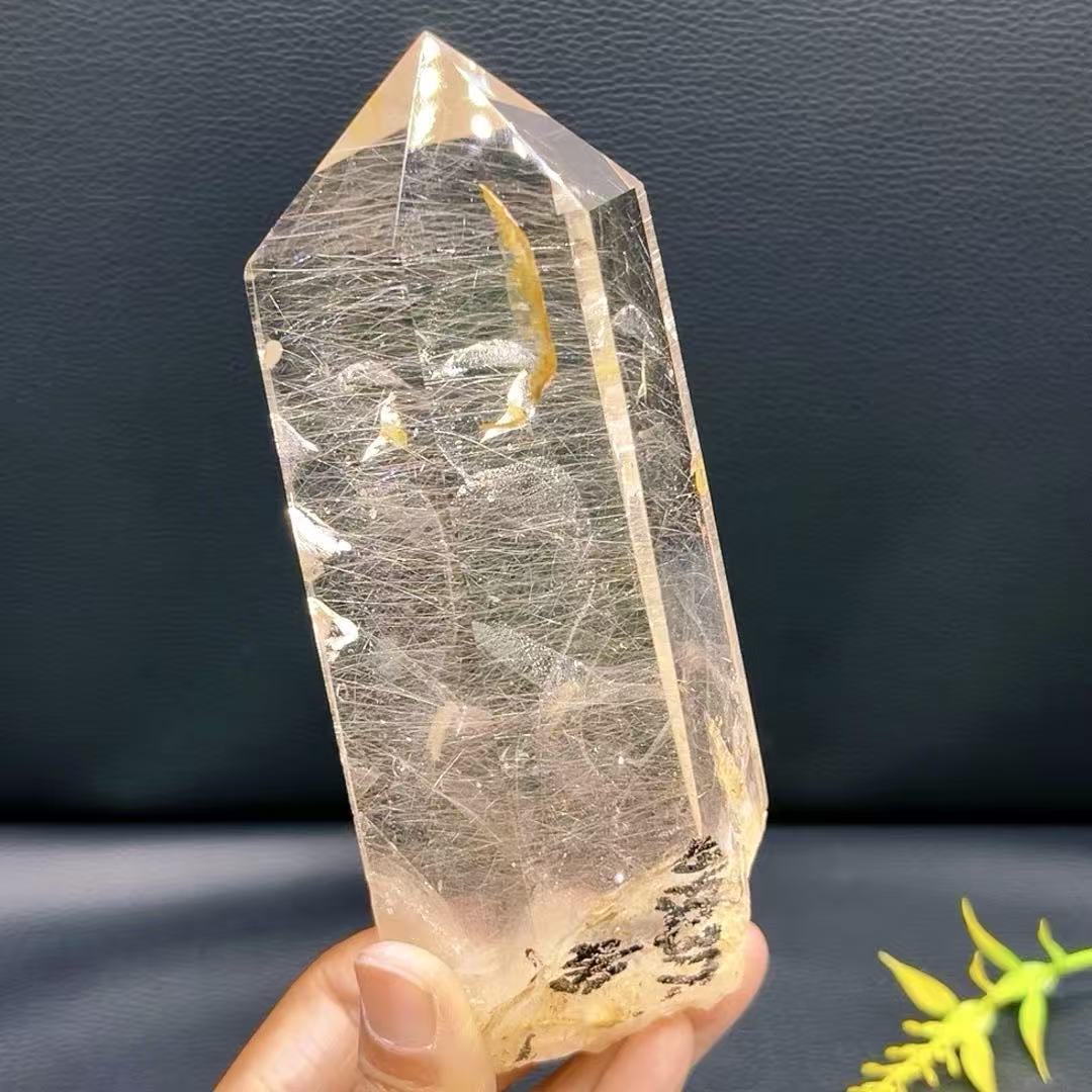 5A 1050G   Natural Golden Rutilated  Quartz Point