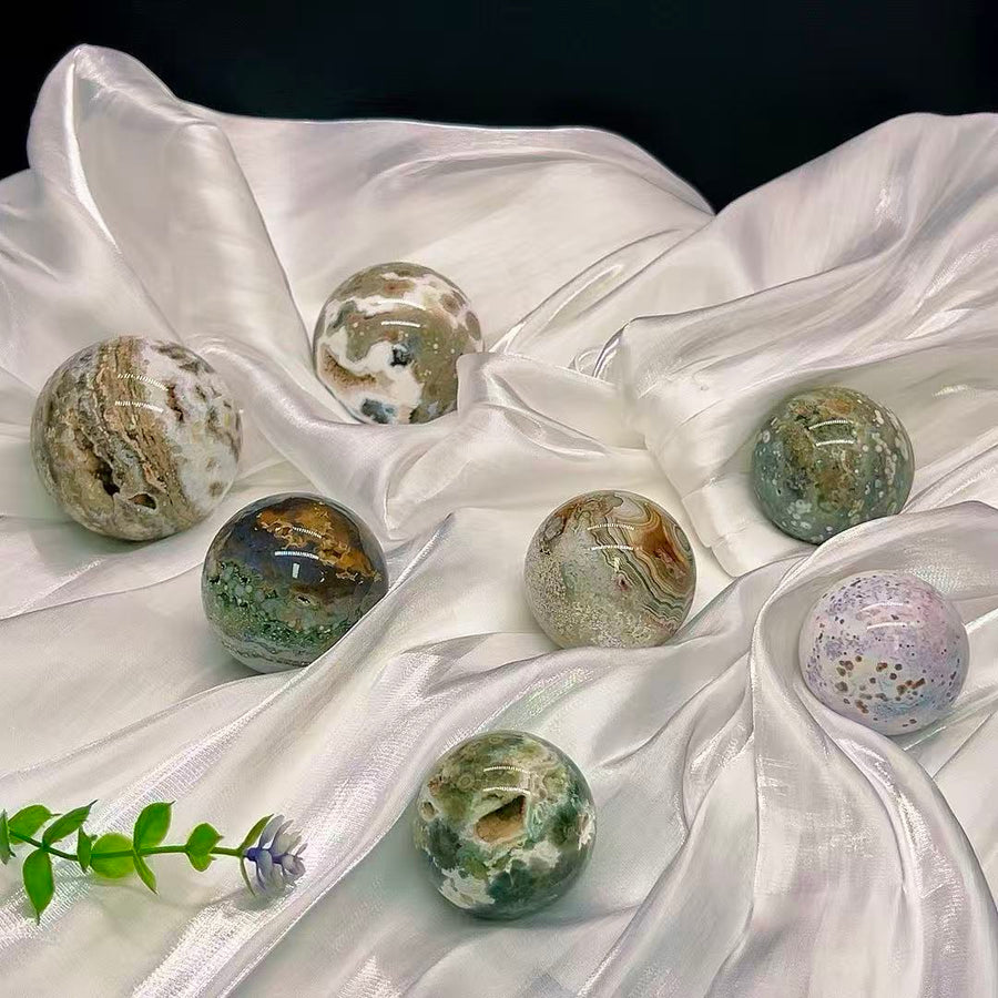 5A300G   Vivid Veined Eight-gen Ocean Jasper Orb